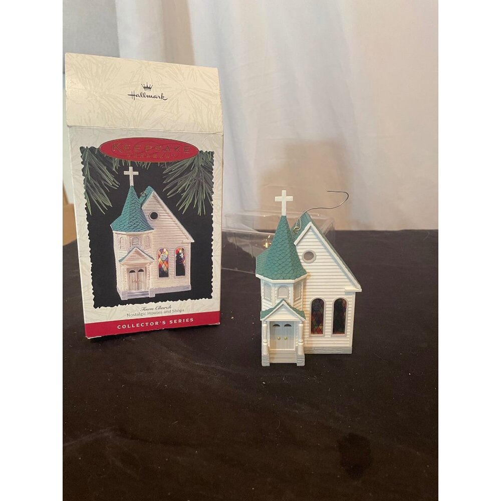 Hallmark Keepsake Ornament Town Church 12th in Series 1995